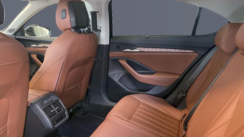 Škoda Superb (2025) Laurin&Klement 2.0TSI 195kW DS - fotka 24 z 36