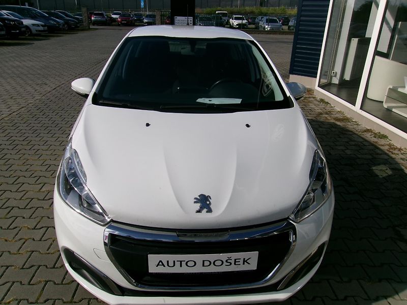 Peugeot 208 1.2 Puretech - fotka 3 z 18