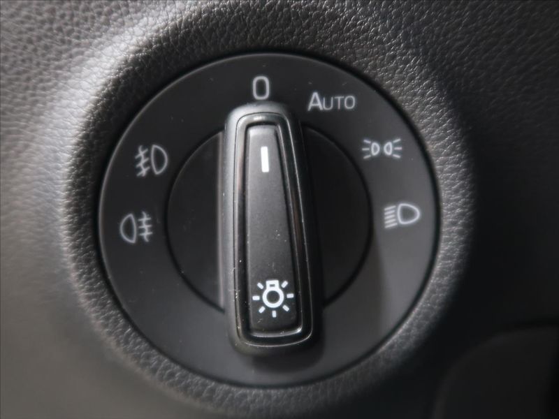 Škoda Karoq 2,0 TDI DSG Tour 1.majitel - fotka 17 z 42