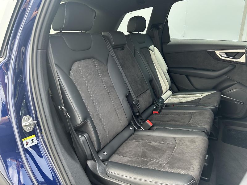 Audi SQ7 (2018) 4.0 biTDI V8 320 kW tiptronic - fotka 53 z 62