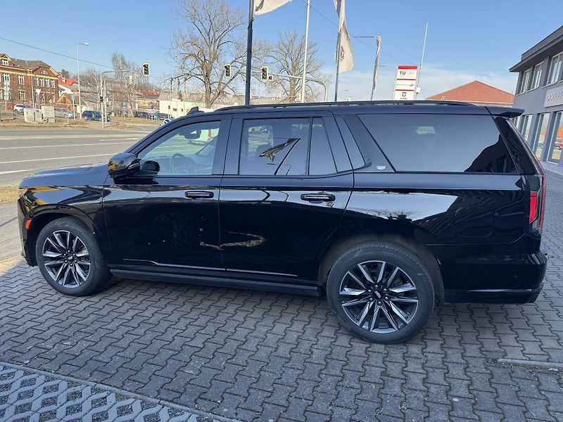 Cadillac Escalade 6,2 Sport Platinum MAX VÝBAVA! - fotka 2 z 51