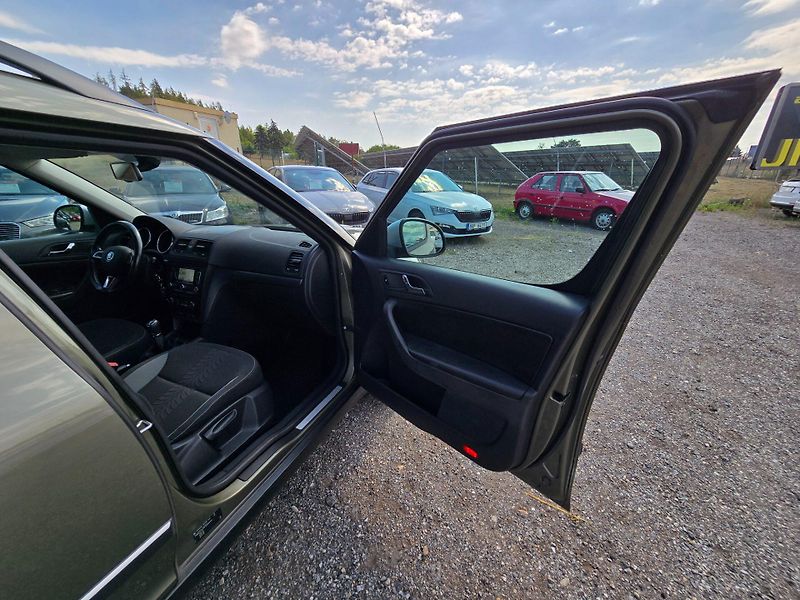 Škoda Yeti (2014) 2.0 TDi 125kw Adventure 4x4 - fotka 41 z 44