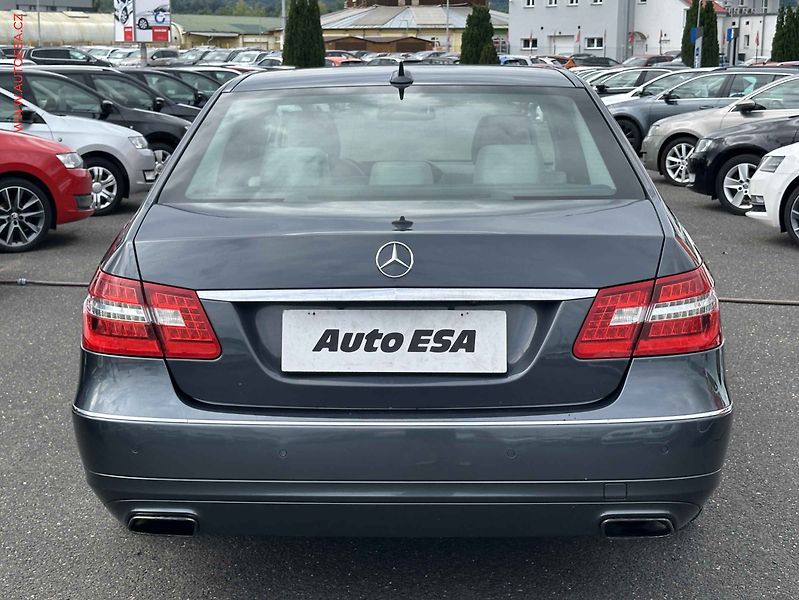 Mercedes-Benz Třídy E (2012) 3.0 CDi E 300 CDi, AT, bixen - fotka 5 z 18