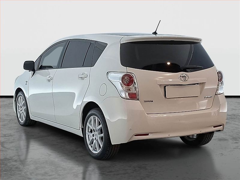 Toyota Verso (2010) 2.2 D-4D, Automat, Navi - fotka 4 z 21