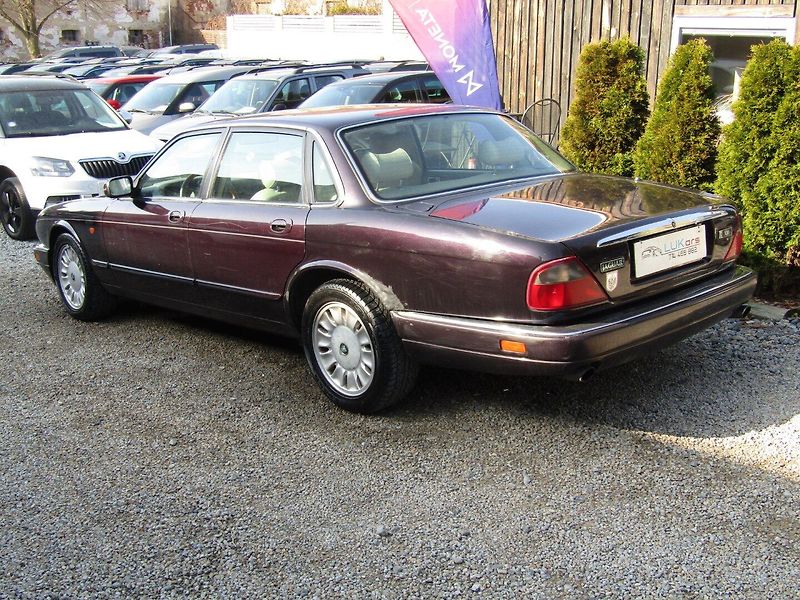 Jaguar XJ6 (1995) 3.2 R6 155kW  PLNĚ POJÍZDNÉ - fotka 5 z 35