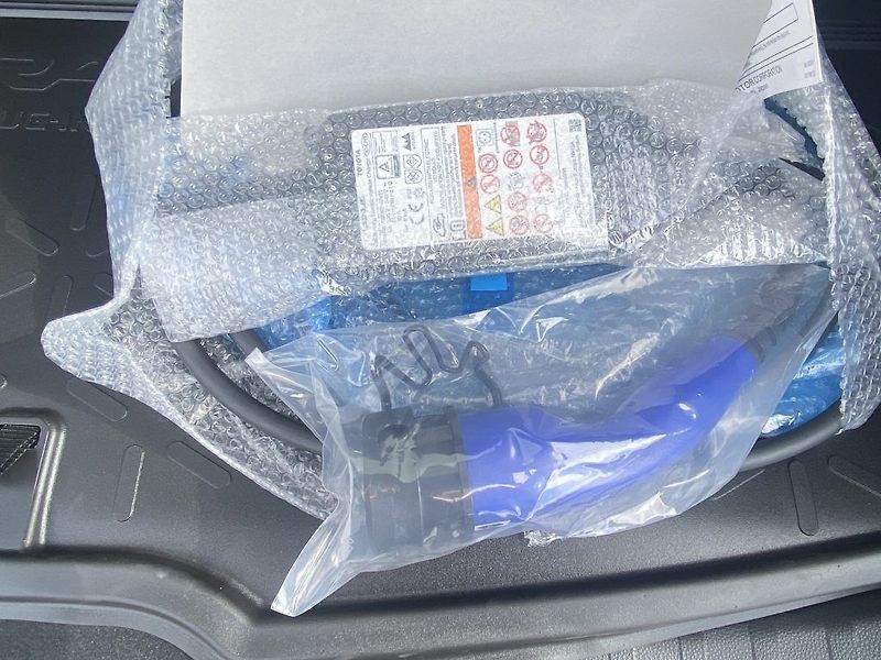 Toyota RAV4 2.5 Plug-in Hybrid Executive - fotka 9 z 28