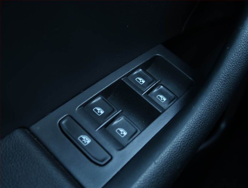 Škoda Rapid (2019) Monte Carlo 1.0 TSI, Automat - fotka 16 z 21
