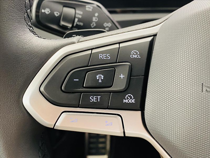 Volkswagen Tiguan 2,0 TDI DSG 110 kW Head Up Lif - fotka 14 z 27