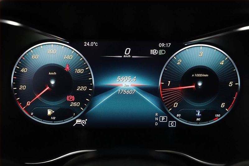Mercedes-Benz GLC (2020) 300 d - fotka 8 z 21