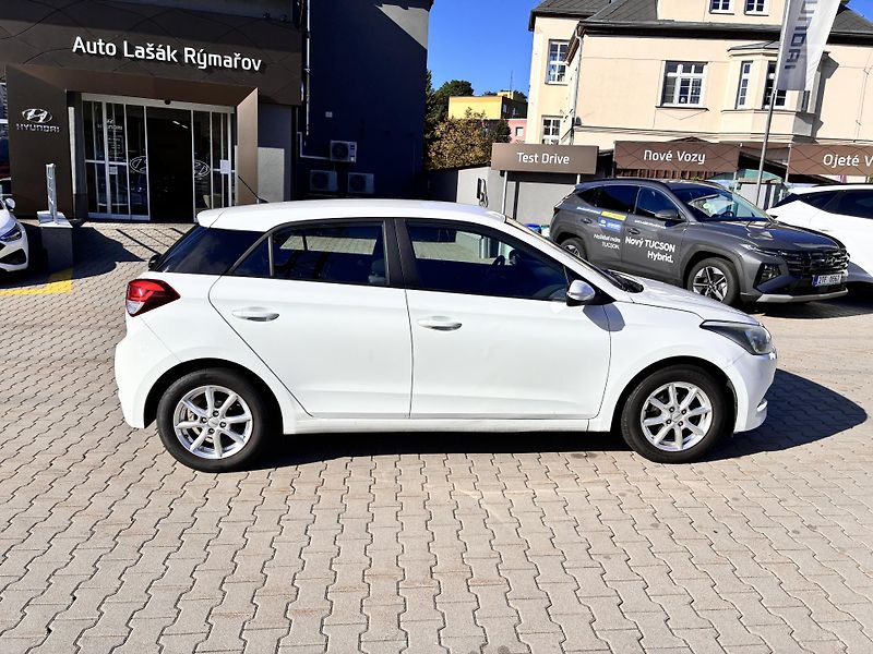 Hyundai i20 -55kW KLIMA,4x KOLA NA ZIMU - fotka 8 z 23