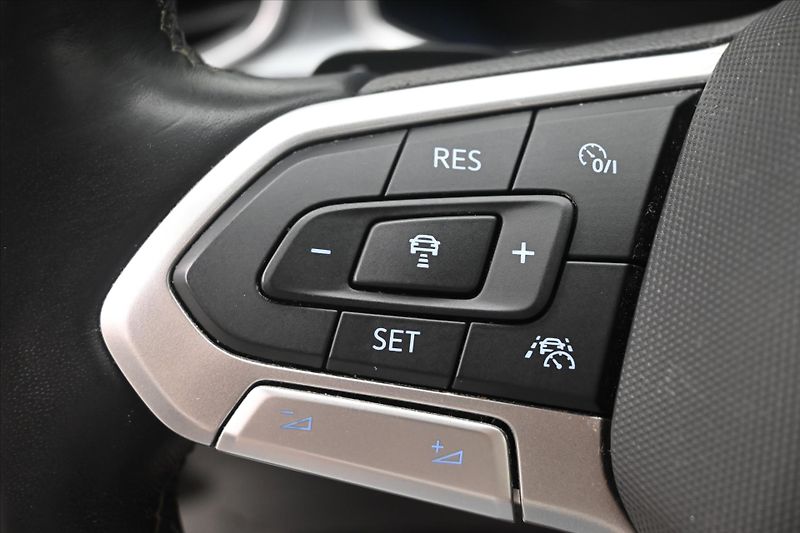 Volkswagen T-Roc 2,0 TDI 110kW DSG Style Záruka - fotka 23 z 31