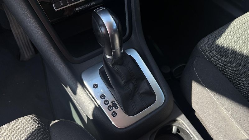 Volkswagen Sharan (2015) 2.0 TDI 110KW DSG 7MÍST - fotka 18 z 26