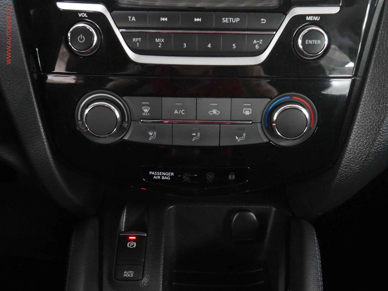 Nissan Qashqai (2020) 1.3 DIG-T, ČR, AC, temp - fotka 13 z 14