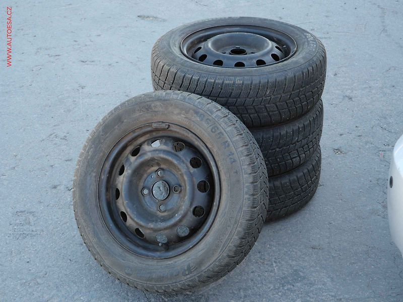 Hyundai Accent (2010) 1.4i, 1.maj,ČR, TZ, park - fotka 14 z 14