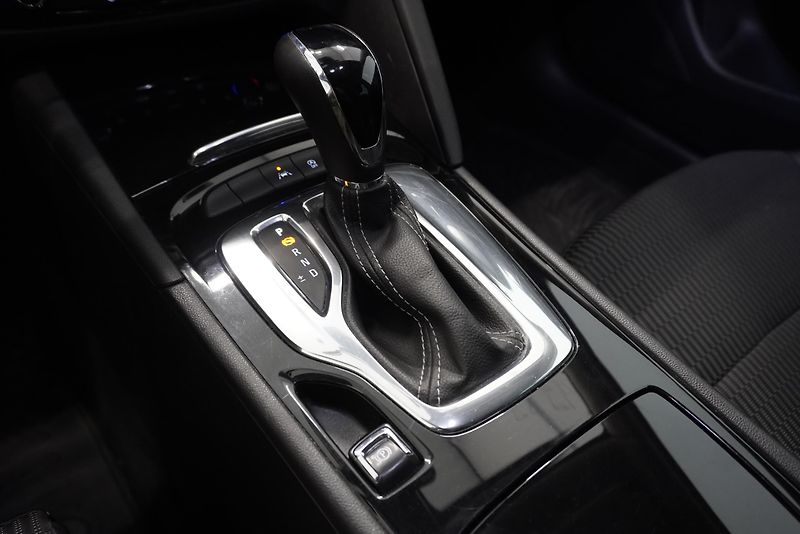 Opel Insignia 2,0 CDTI 125 kW SPORT AUTOMAT - fotka 18 z 29