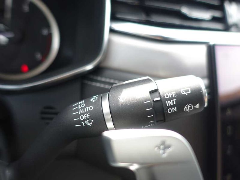 Jaguar F-Pace 2,0 R-Dynamic S D200 4x4 - fotka 22 z 38