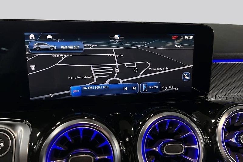 Mercedes-Benz GLB 200 AMG Night Taž ACC Kam LED - fotka 11 z 19