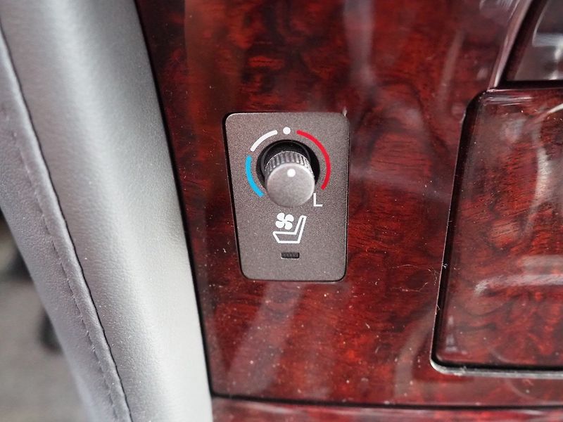 Lexus LX 570 (2009) 5.7i  LPG - fotka 34 z 39