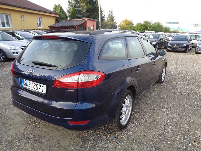 Ford Mondeo 2,0 - fotka 2 z 12