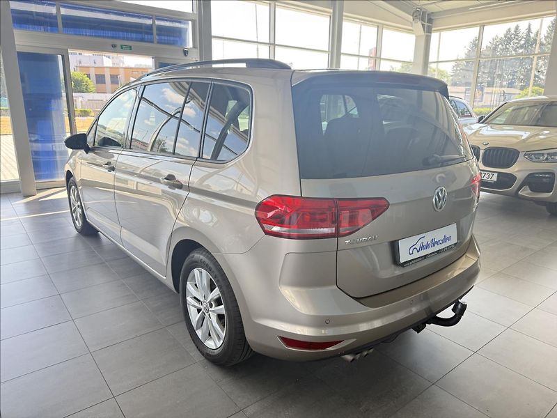 Volkswagen Touran 2,0   TDI 110kW,1.MAJ,7MÍST,TA - fotka 4 z 28