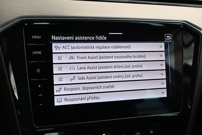 Volkswagen Passat (2023) 2.0 DSG Matrix LED ACC VIRTUAL - fotka 19 z 35