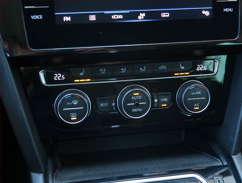 Volkswagen Passat (2019) 1.5 TSI - fotka 17 z 25