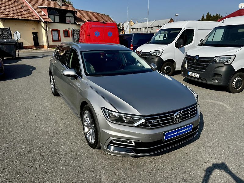 Volkswagen Passat (2017) R-line 2.0 TDI 110 KW DSG - CZ - fotka 4 z 25