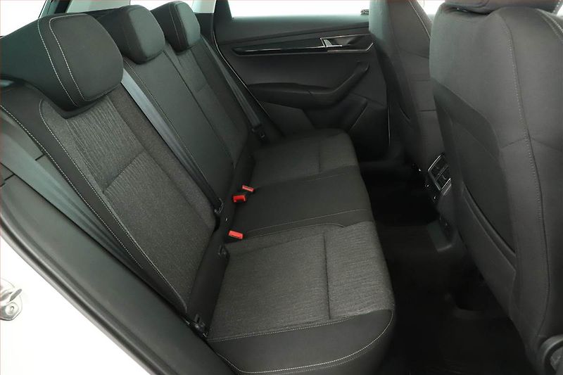 Škoda Karoq (2017) Style 1.5 TSI, Automat - fotka 8 z 19