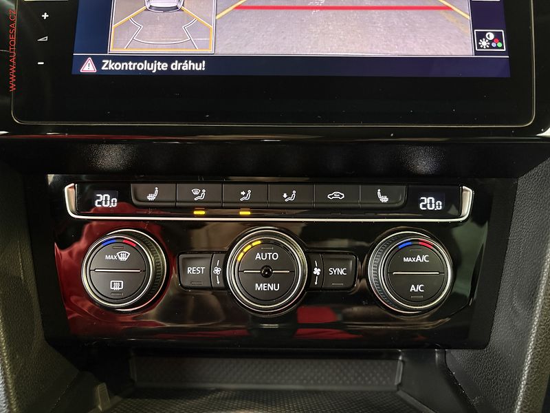 Volkswagen Passat (2020) 2.0 TDi, DSG, navi, LED - fotka 16 z 19