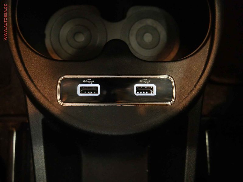 Fiat 500 (2024) 1.0i, 1.maj,ČR, AC, STK8/28 - fotka 19 z 21