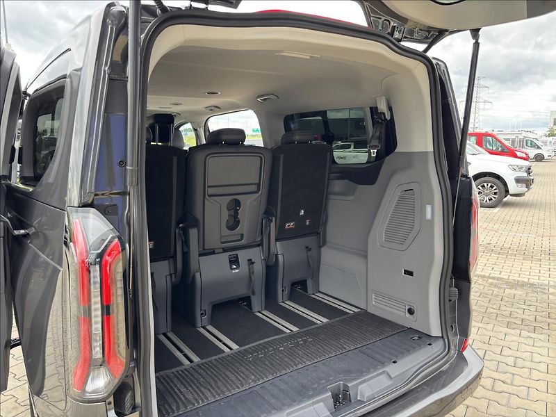 Ford Tourneo Custom 2,0 EcoBlue 125kW TitaniumX L2 - fotka 13 z 35