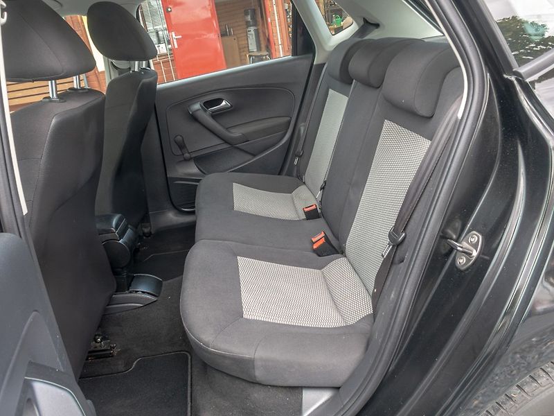 Volkswagen Polo (2009) 1.2HTP KLIMA – ROZVODY - fotka 27 z 40