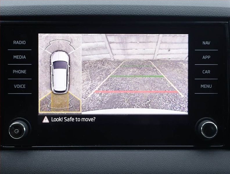 Škoda Karoq (2024) Sportline 2.0 TDI - fotka 24 z 27