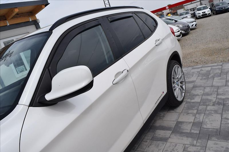 BMW X1 2,0 d 105KW 4X4 TAŽNÉ ALU - fotka 8 z 46