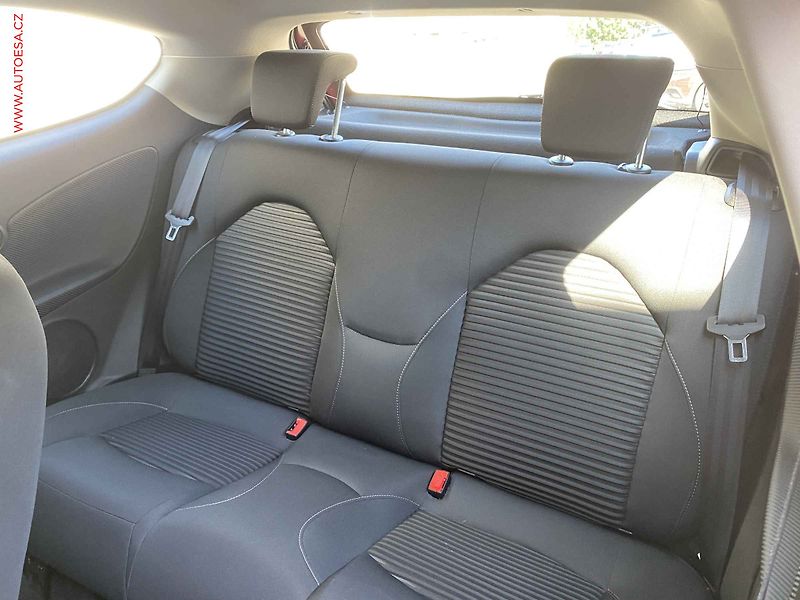Alfa Romeo MiTo (2012) 1.4 16V, AC, výhřev sed - fotka 10 z 14