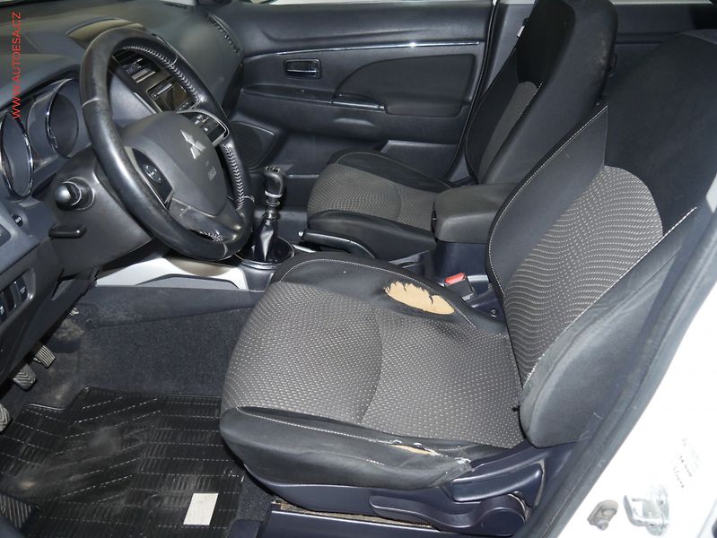 Mitsubishi ASX (2014) 1.8 Di-D 4x4, ČR, AC, tempo - fotka 9 z 20