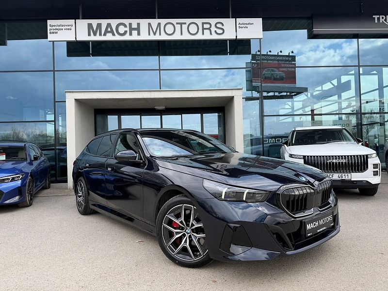 BMW Řada 5 550e xDrive Touring 08/2025 - fotka 2 z 29