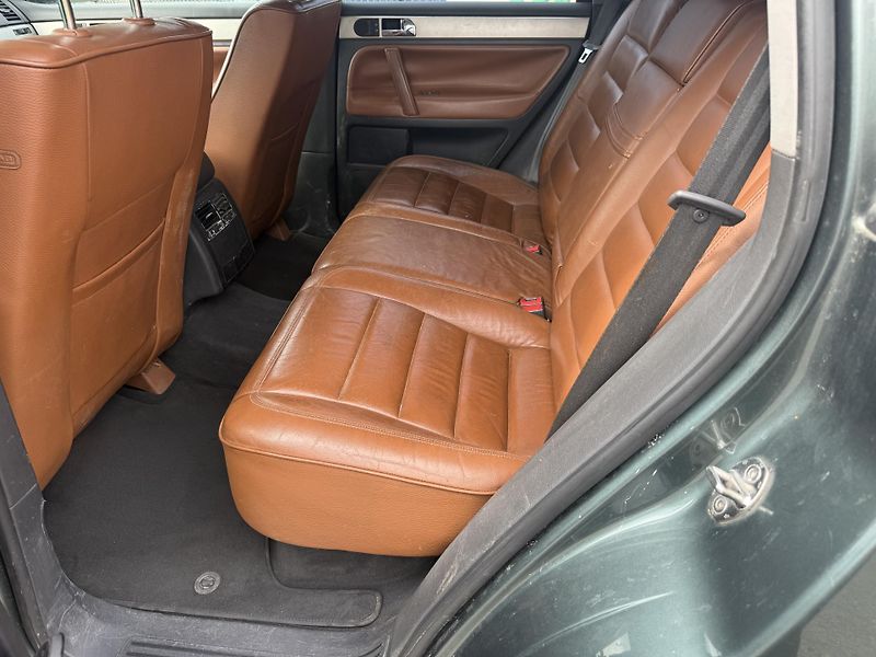 Volkswagen Touareg 3,2 V6 4x4 TAŽNÉ - fotka 14 z 18