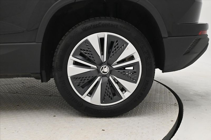 Škoda Karoq 2,0 TDI 85kW DSG Ambition Záru - fotka 31 z 31