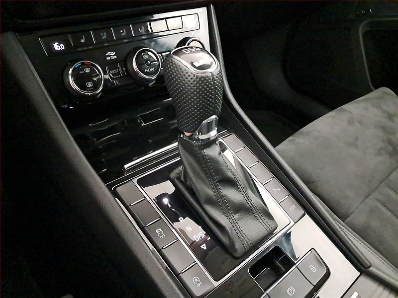 Škoda Superb (2019) 2.0 TDI, Automat, Kůže, Navi - fotka 19 z 20