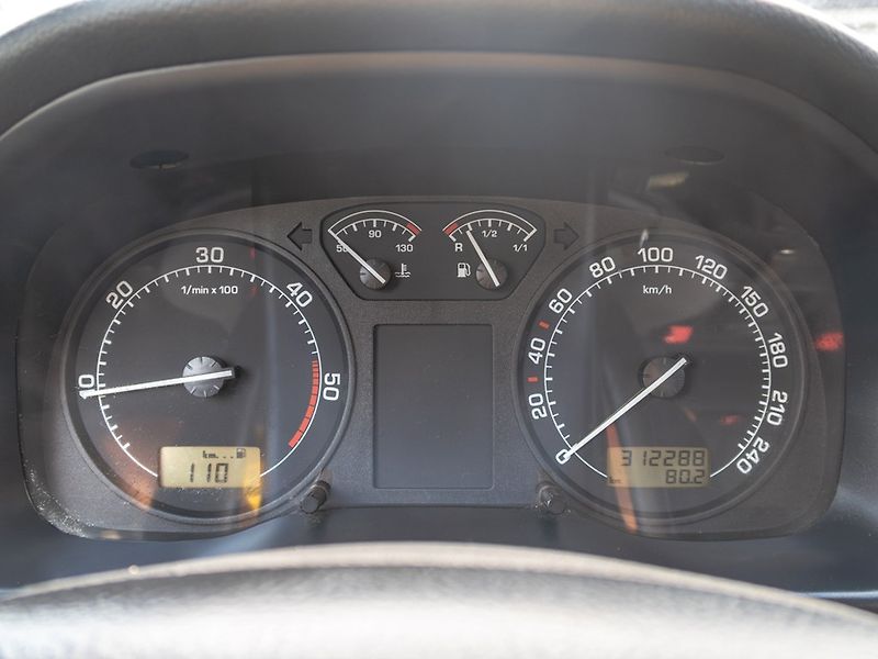Škoda Octavia (2008) ČR 1.9TDI 74KW – PO SERVISU - fotka 17 z 38