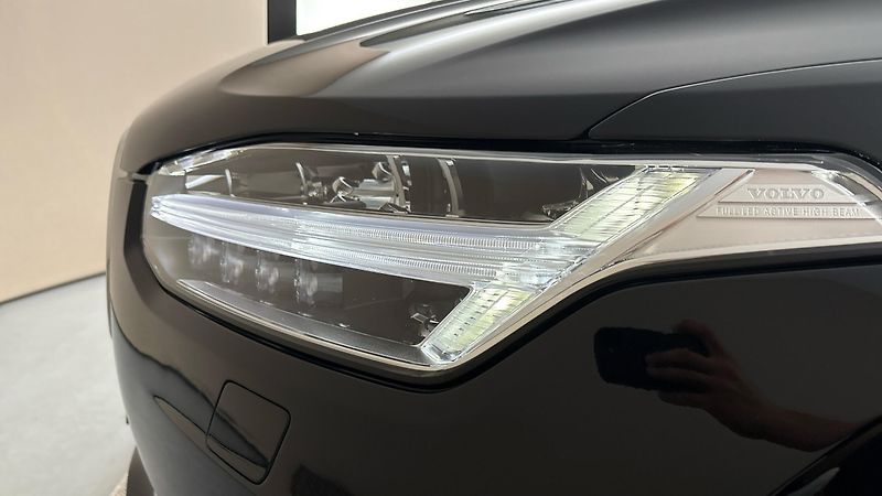 Volvo XC90 2.0 B5 AUT AWD Inscription - fotka 18 z 32