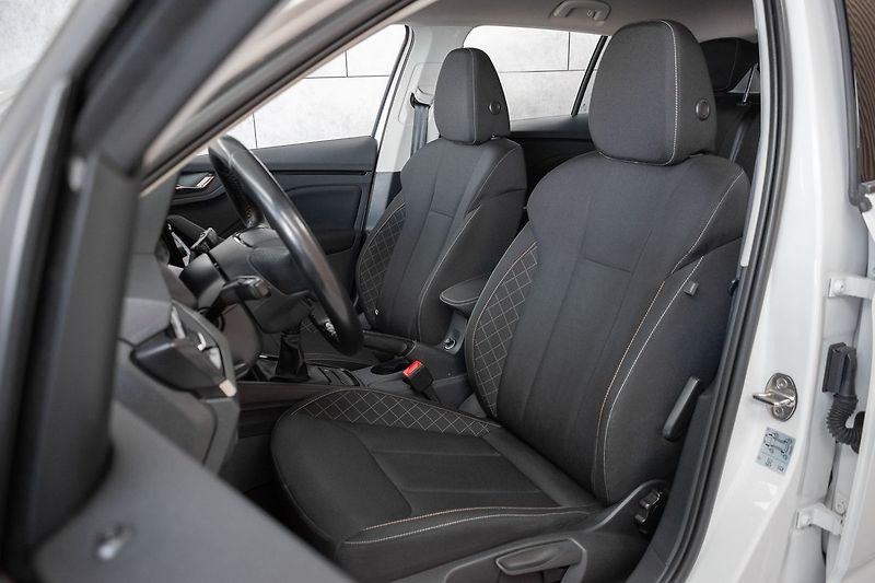 Škoda Scala 1.6 TDI DRIVE 125 YEARS*ČR 1.M - fotka 10 z 37