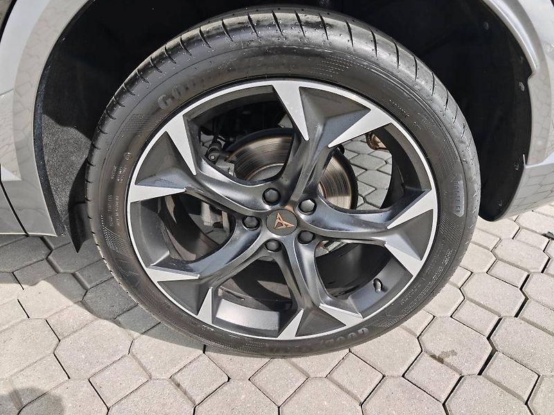 Cupra Formentor 6MP 1,5 TSI - fotka 25 z 27