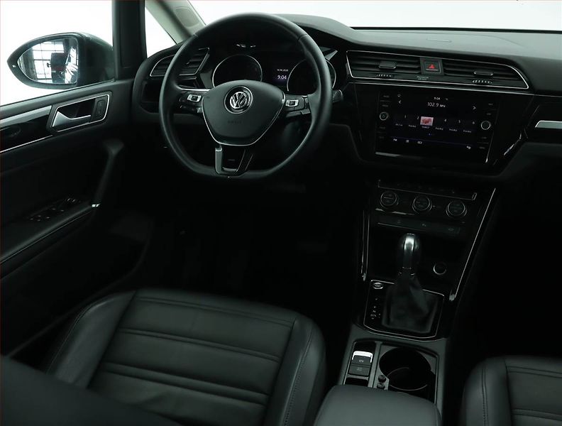 Volkswagen Touran (2019) Highline 1.5 TSI - fotka 7 z 21