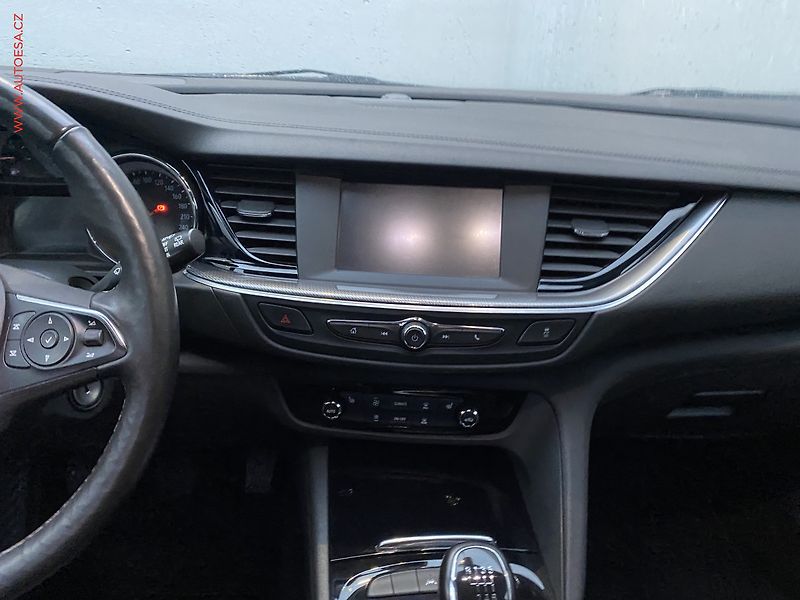Opel Insignia (2021) 1.5 CDTI - fotka 12 z 18