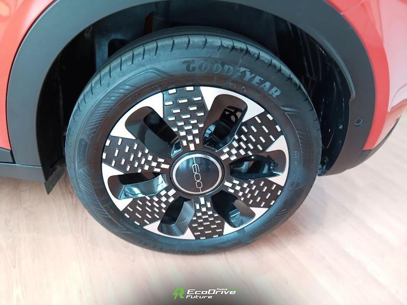 Fiat 600 (2024) vyhřívaná sedadla TOP výbava - fotka 13 z 15