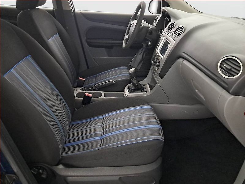 Ford Focus (2009) 1.6 16V, po STK, jezdí dobře - fotka 9 z 15