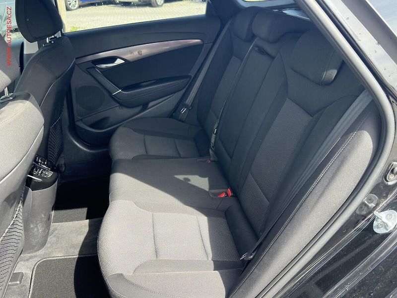 Hyundai i40 (2018) 1.7CRDi, 2.maj,ČR, Navi, AC - fotka 10 z 20