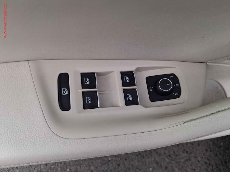 Volkswagen Passat (2019) 2.0TDi, DSG, LED, navi - fotka 15 z 20